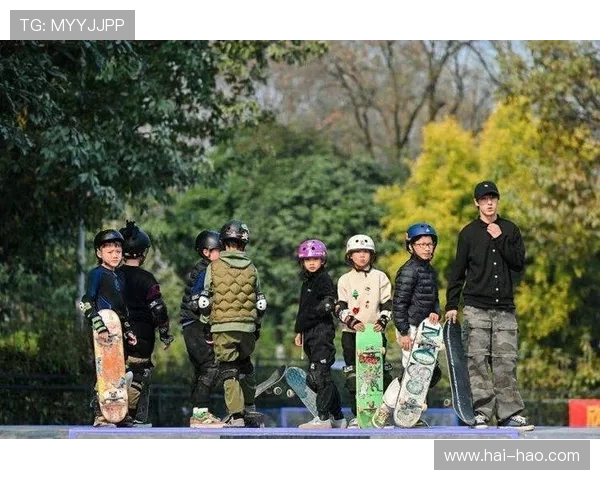 重庆极限运动队在世界滑板锦标赛中以74分稳居积分榜首位